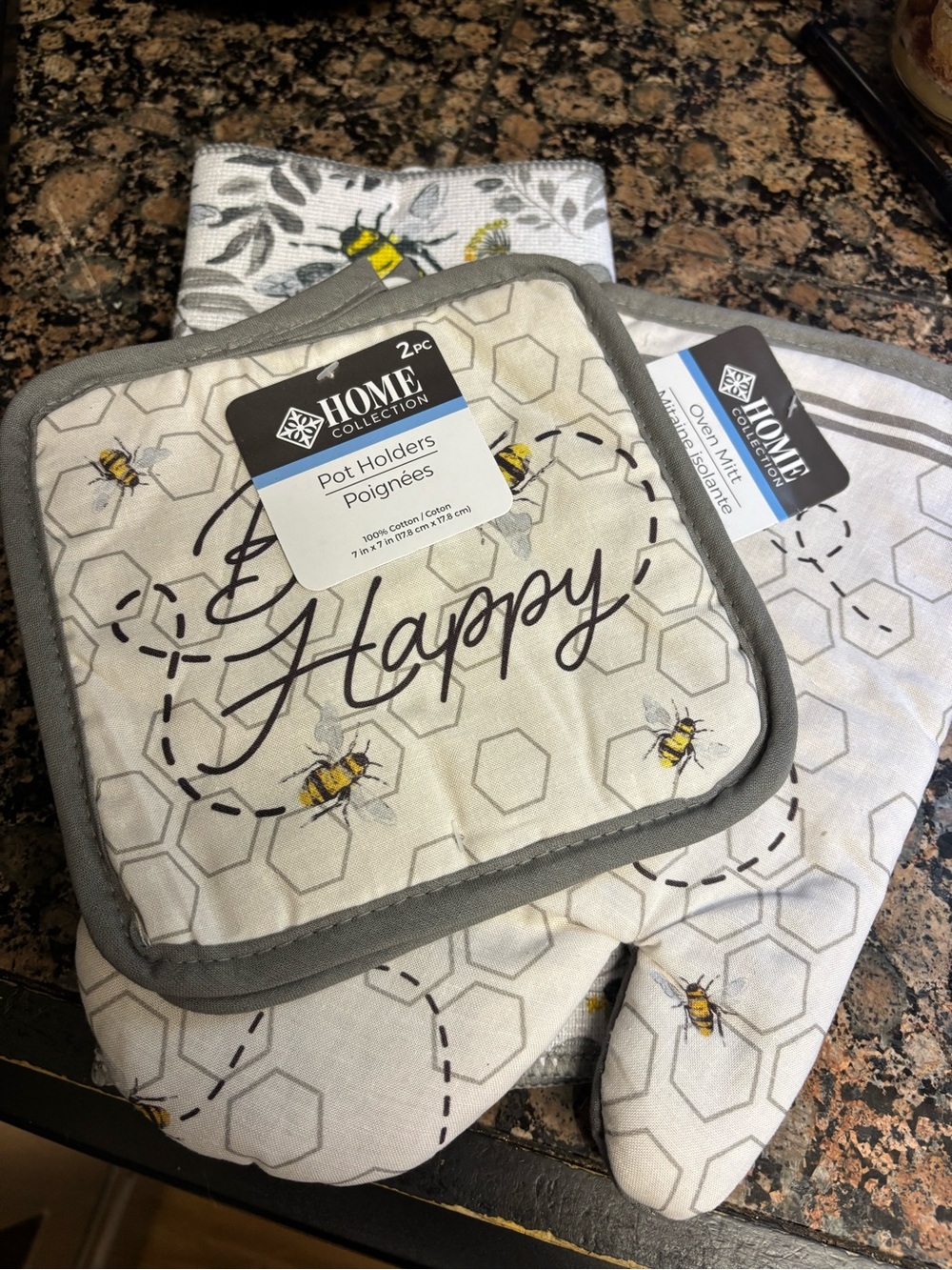 Home Collection Bee Kitchen Set - Oven Mitt & Pot Holder - Happy Bee Print